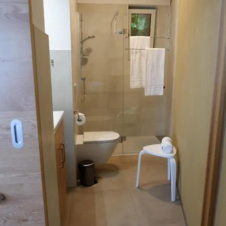 Pensjonat Heuriger Und Gaestezimmer Schmidt *