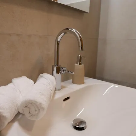 Heuriger Und Gaestezimmer Schmidt * Hagenbrunn